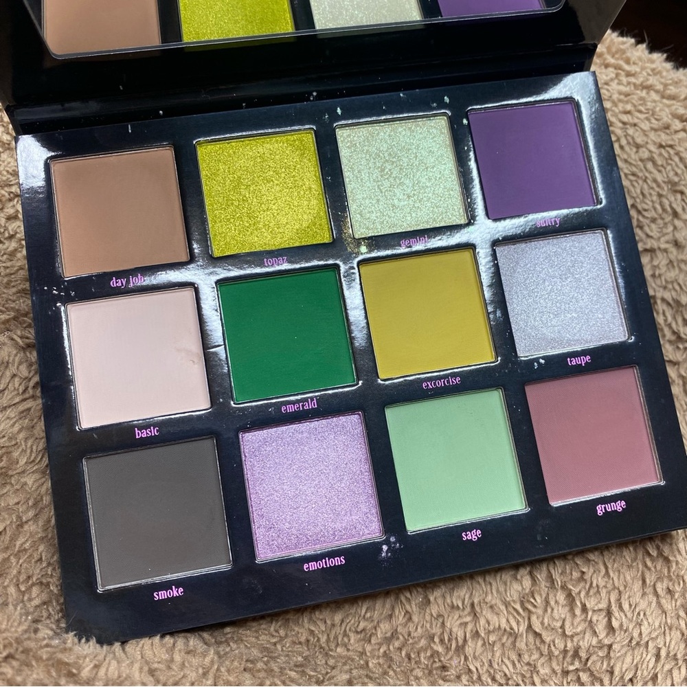 Alien cosmetics Not Normal (unearthly)